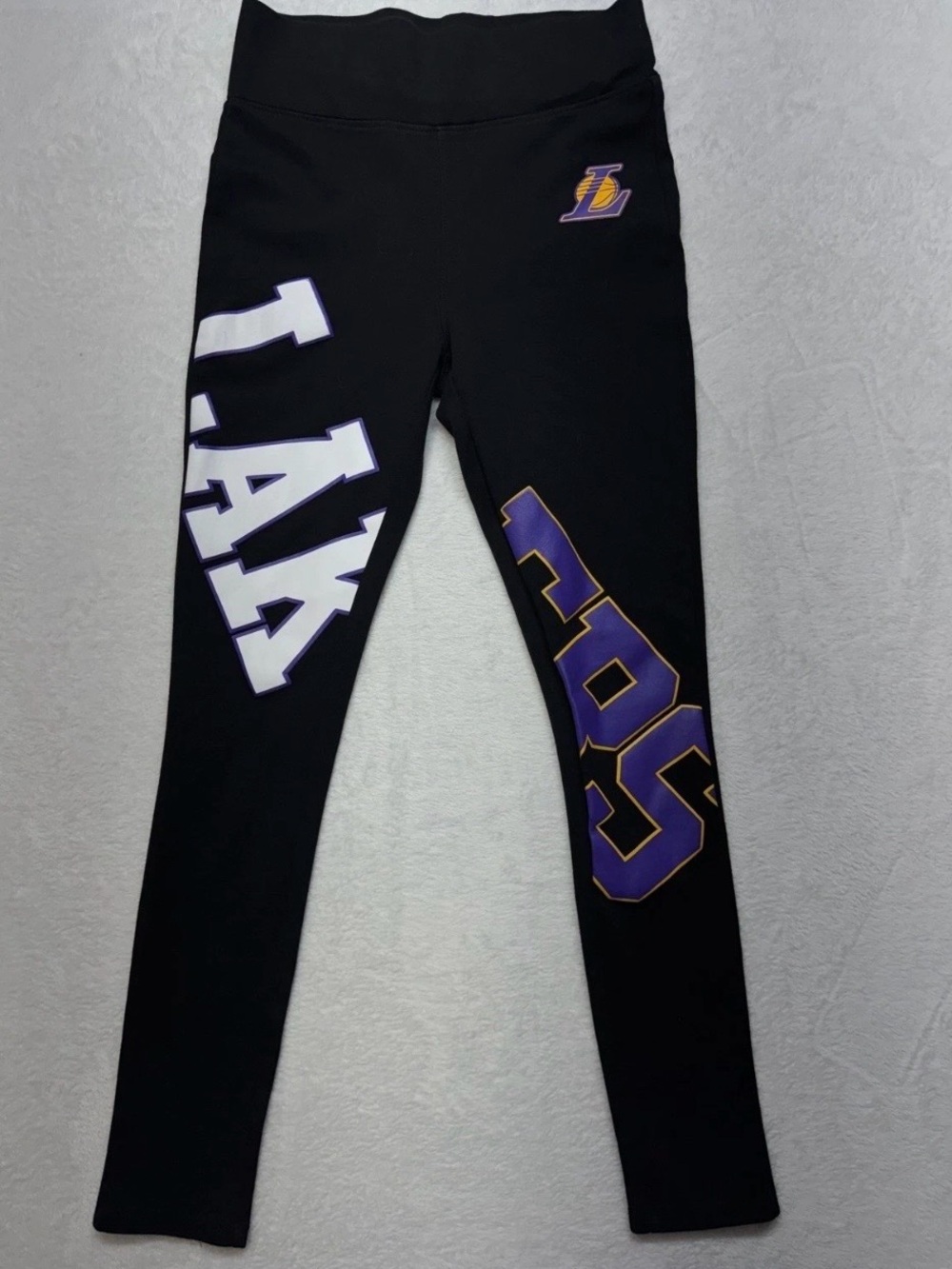 FISLL NBA Los Angeles Lakers Women’s MEDIUM Black Team Graphic Print Streetwear